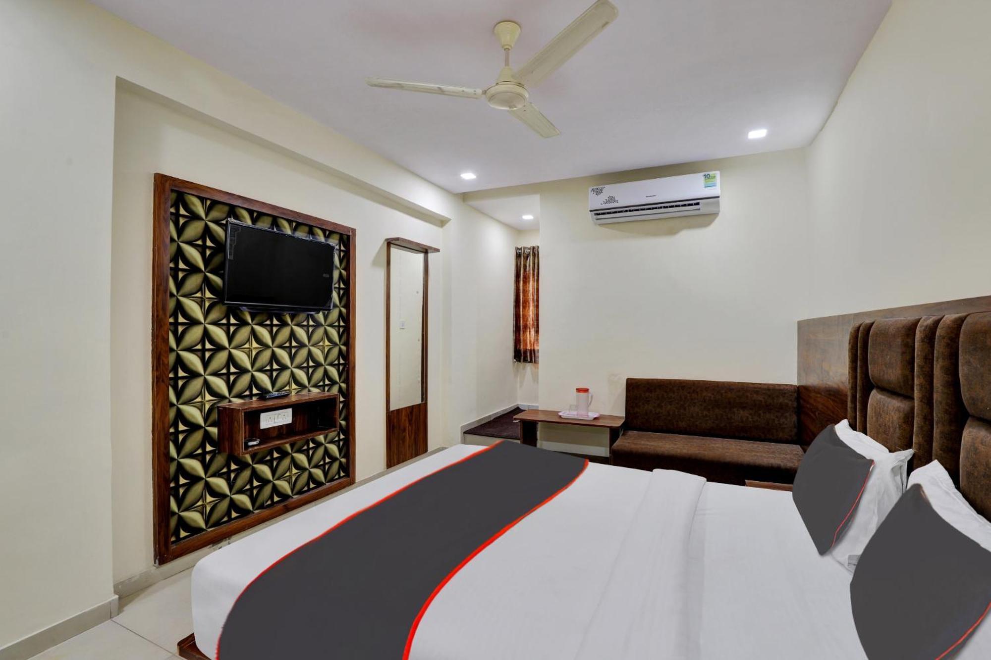 Hotel O Neelkamal Ahmedabad Exteriör bild