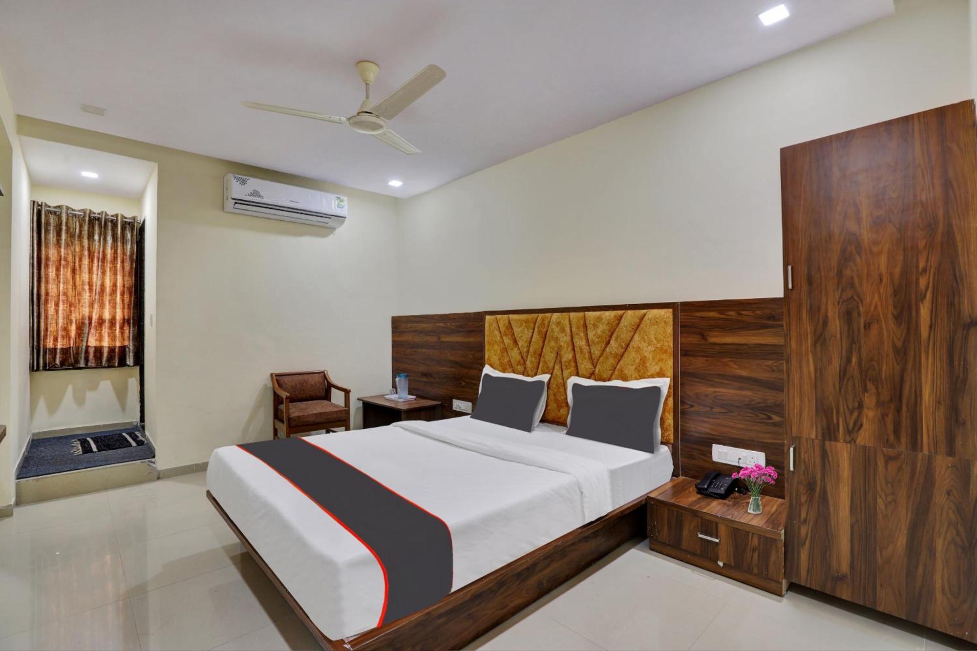 Hotel O Neelkamal Ahmedabad Exteriör bild