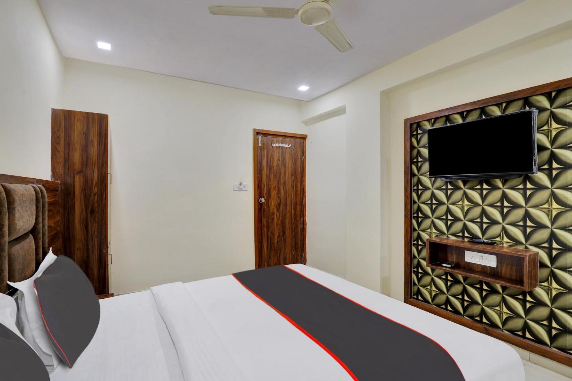 Hotel O Neelkamal Ahmedabad Exteriör bild