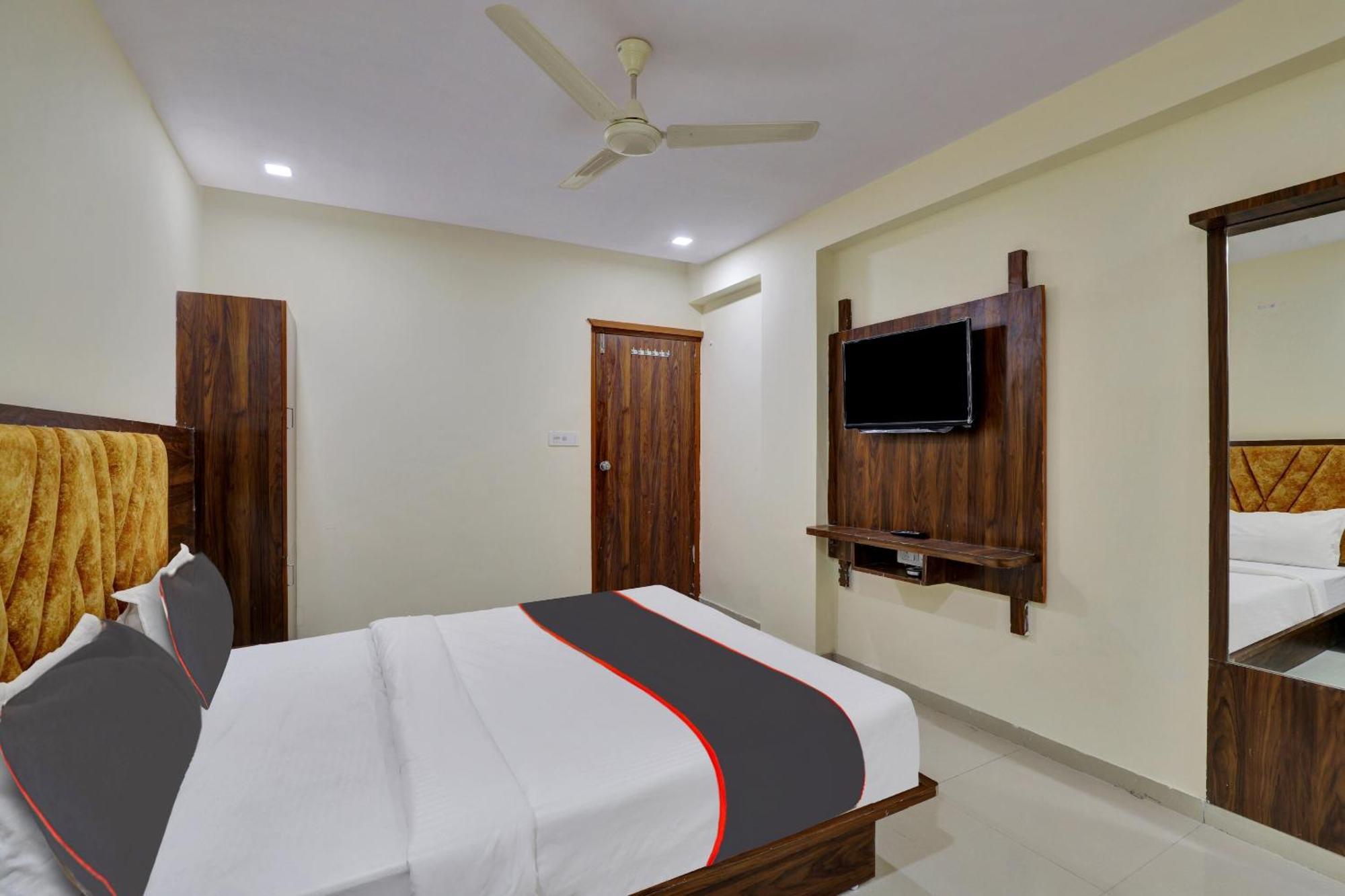 Hotel O Neelkamal Ahmedabad Exteriör bild